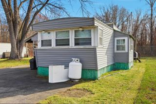 22 Longmeadow Drive, Concord, NH 03301