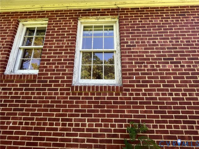 8900 Michaux Ln, Henrico, VA 23229