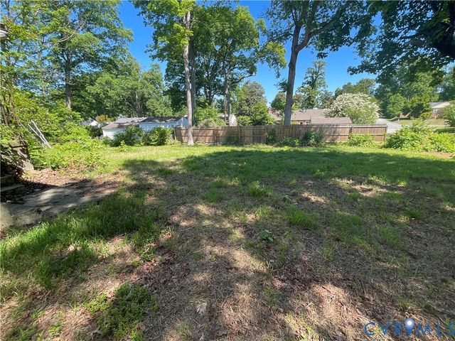 8900 Michaux Ln, Henrico, VA 23229