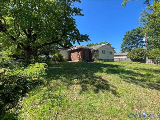 8900 Michaux Ln, Henrico, VA 23229