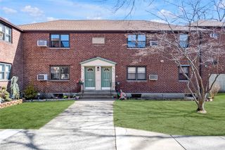 244-29 61 Avenue B, Douglaston, NY 11362