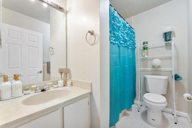 3100 NW 46th Street 203, Oakland Park, FL 33309