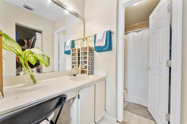 3100 NW 46th Street 203, Oakland Park, FL 33309