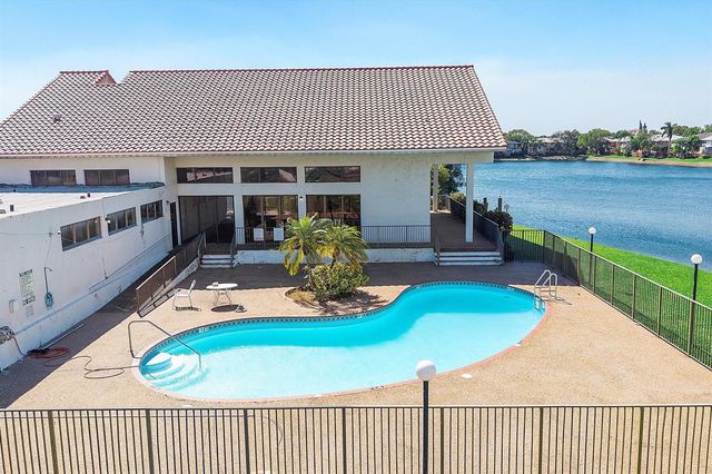 3100 NW 46th Street 203, Oakland Park, FL 33309