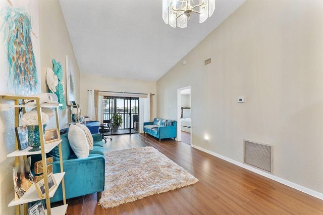 3100 NW 46th Street 203, Oakland Park, FL 33309