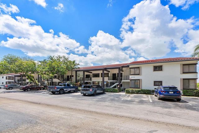 3100 NW 46th Street 203, Oakland Park, FL 33309