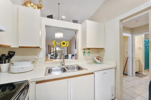 3100 NW 46th Street 203, Oakland Park, FL 33309