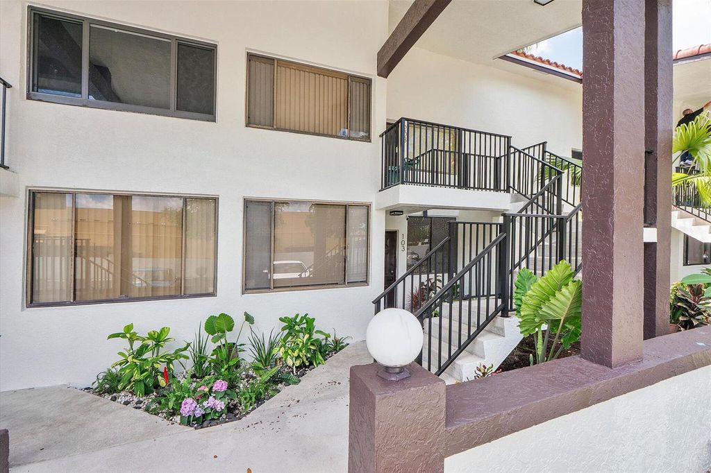 3100 NW 46th Street 203, Oakland Park, FL 33309