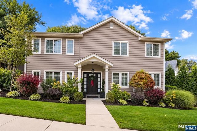 70 Cecelia Avenue, Cliffside Park, NJ 07010