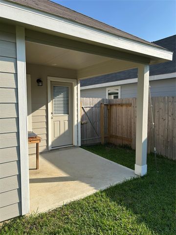 2255 Middle Ridge Drive, Conroe, TX 77301