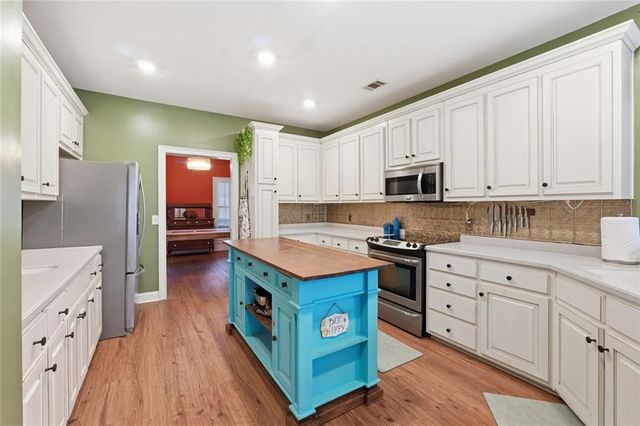 2625 Abbey Ridge SW Road, Conyers, GA 30094