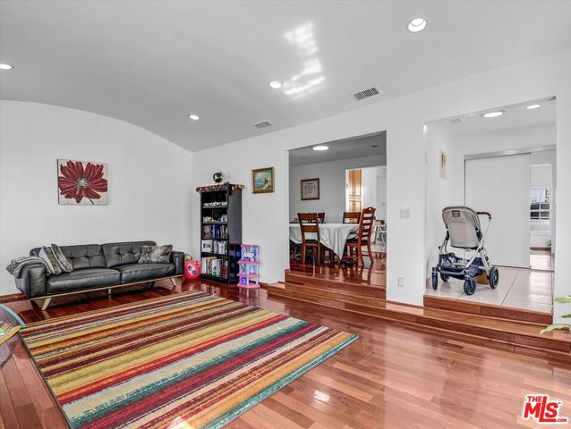 607 N Fuller Avenue, Los Angeles, CA 90036