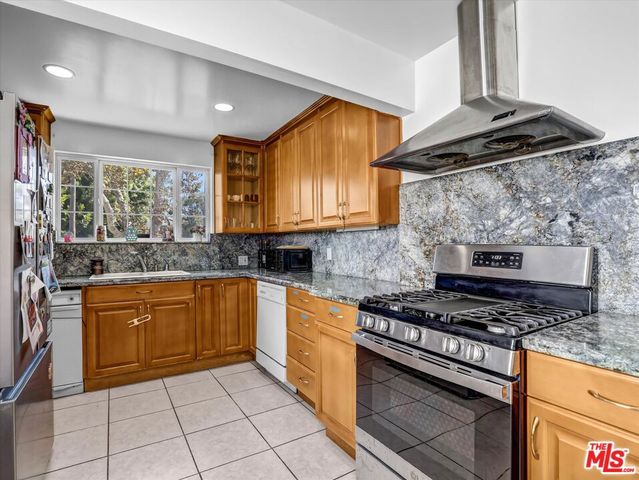 607 N Fuller Avenue, Los Angeles, CA 90036