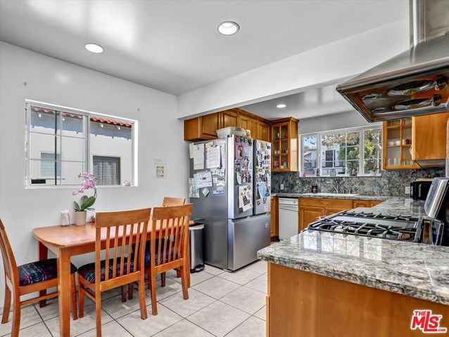 607 N Fuller Avenue, Los Angeles, CA 90036