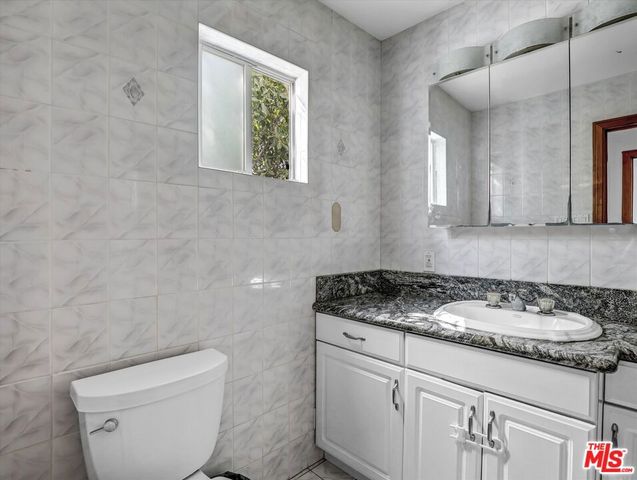 607 N Fuller Avenue, Los Angeles, CA 90036