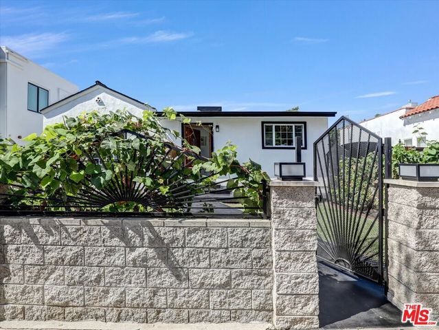 607 N Fuller Avenue, Los Angeles, CA 90036