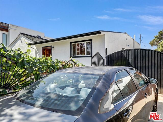 607 N Fuller Avenue, Los Angeles, CA 90036