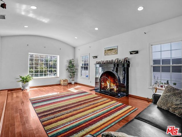 607 N Fuller Avenue, Los Angeles, CA 90036