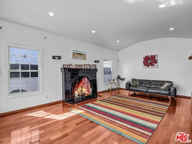 607 N Fuller Avenue, Los Angeles, CA 90036