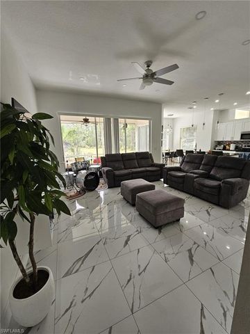 4340 Golden Gate BLVD E, Naples, FL 34120