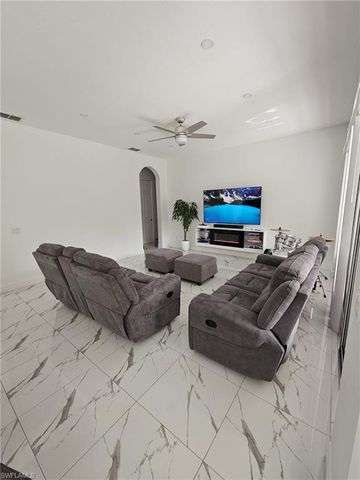 4340 Golden Gate BLVD E, Naples, FL 34120