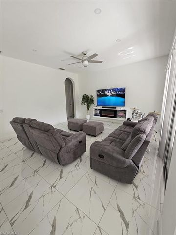 4340 Golden Gate BLVD E, Naples, FL 34120