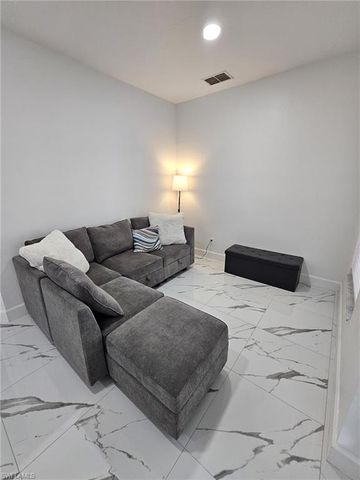 4340 Golden Gate BLVD E, Naples, FL 34120