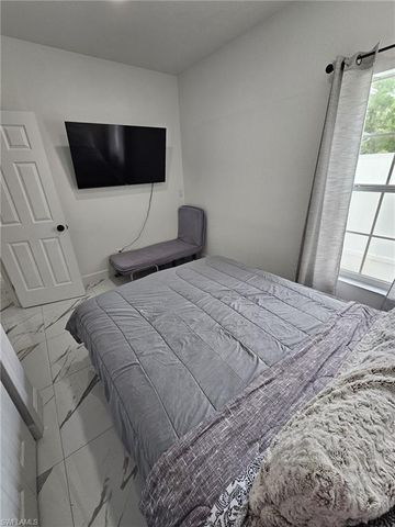 4340 Golden Gate BLVD E, Naples, FL 34120