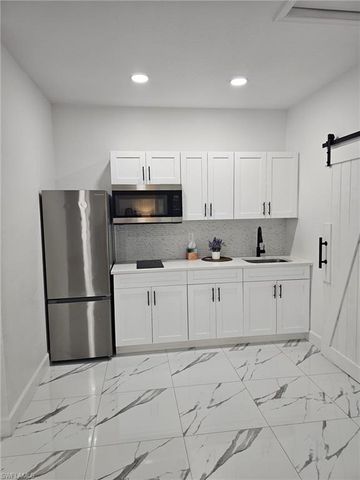 4340 Golden Gate BLVD E, Naples, FL 34120