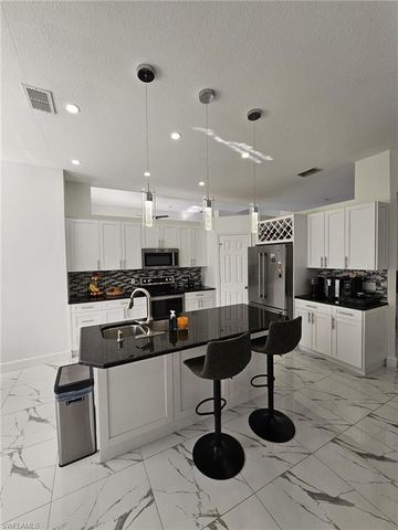 4340 Golden Gate BLVD E, Naples, FL 34120