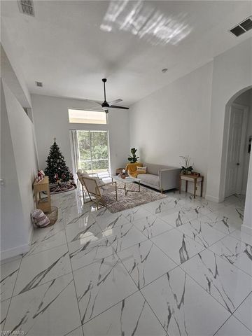 4340 Golden Gate BLVD E, Naples, FL 34120