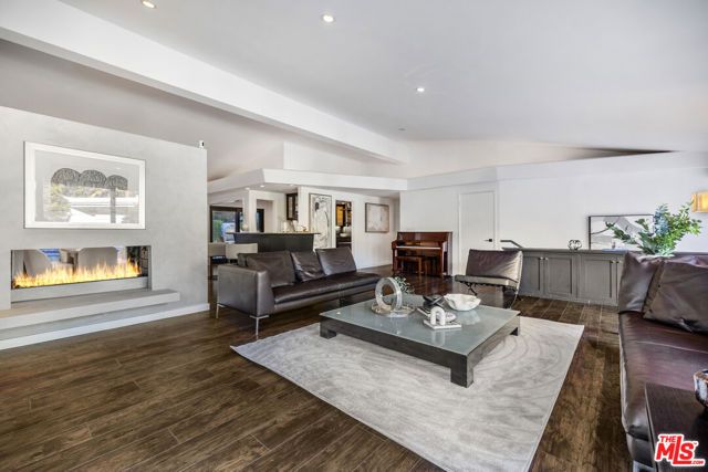 9596 Shirley Lane, Beverly Hills, CA 90210