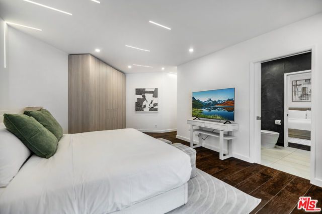 9596 Shirley Lane, Beverly Hills, CA 90210