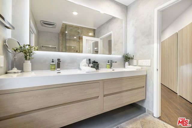 9596 Shirley Lane, Beverly Hills, CA 90210