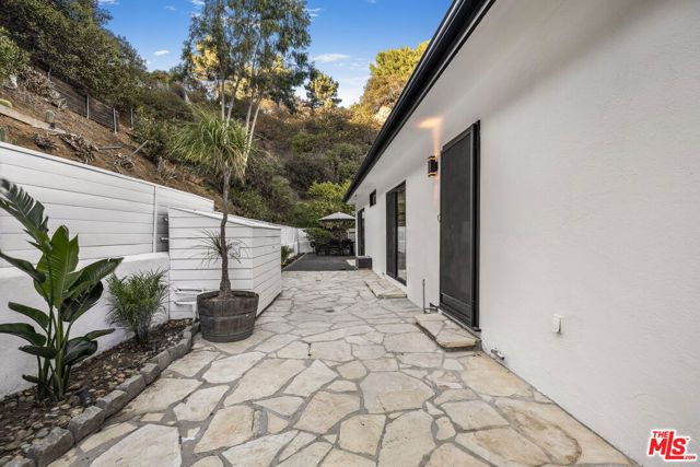 9596 Shirley Lane, Beverly Hills, CA 90210