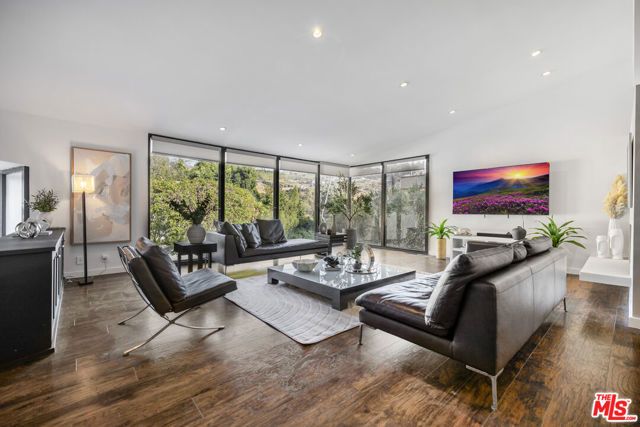 9596 Shirley Lane, Beverly Hills, CA 90210