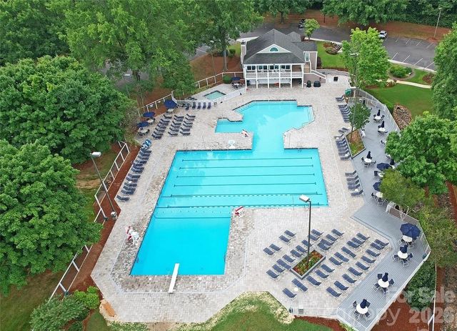 5005 Chestnut Knoll Lane, Charlotte, NC 28269