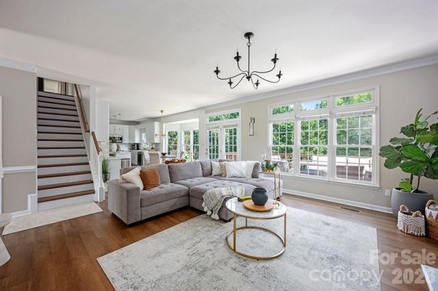 5005 Chestnut Knoll Lane, Charlotte, NC 28269