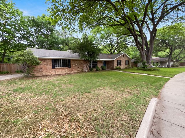 2017 Greenbriar Lane, Plano, TX 75074