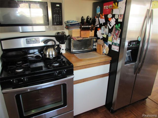 32730 Avondale Street, Westland, MI 48186