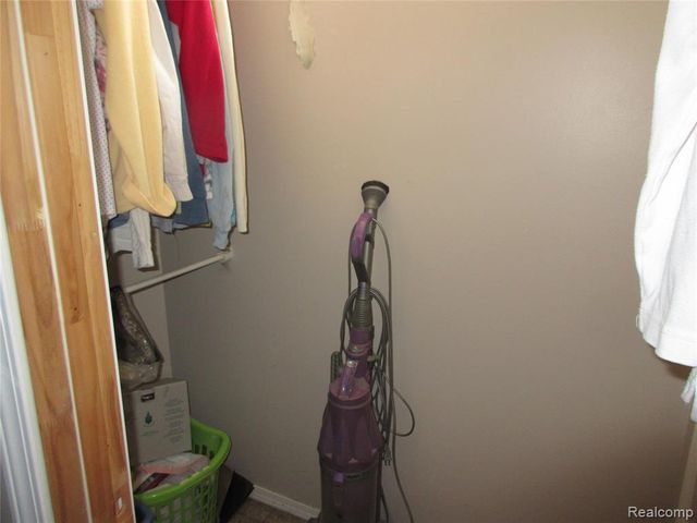 32730 Avondale Street, Westland, MI 48186