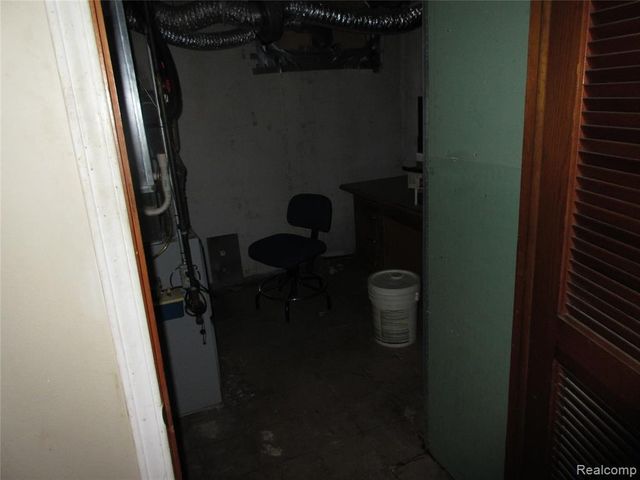 32730 Avondale Street, Westland, MI 48186