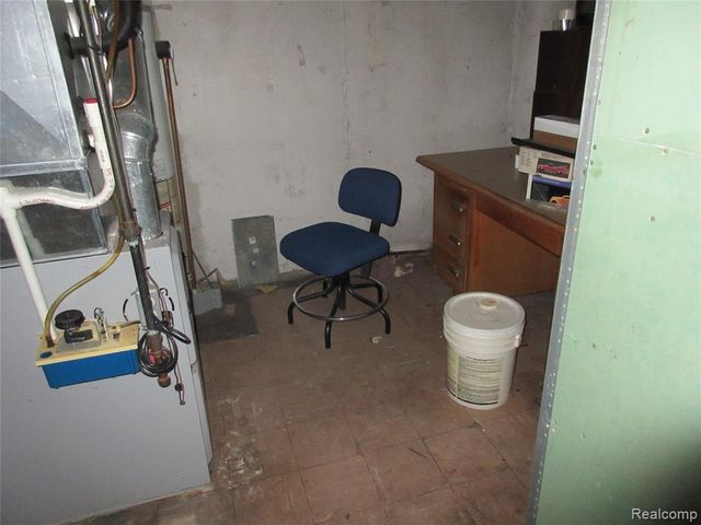 32730 Avondale Street, Westland, MI 48186