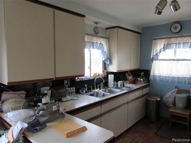 32730 Avondale Street, Westland, MI 48186