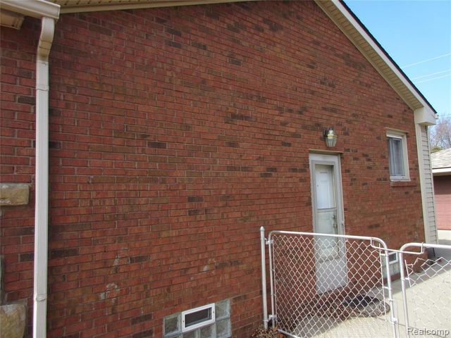 32730 Avondale Street, Westland, MI 48186