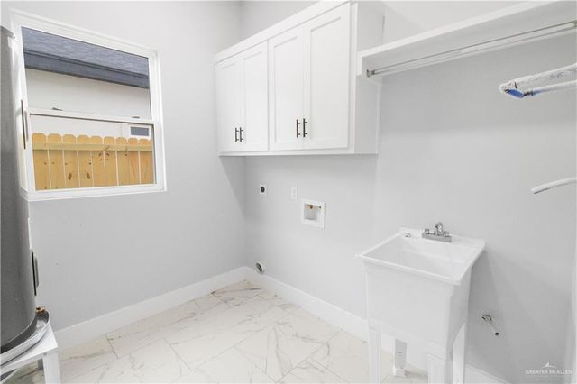 2416 N Revolution Street, Edinburg, TX 78541