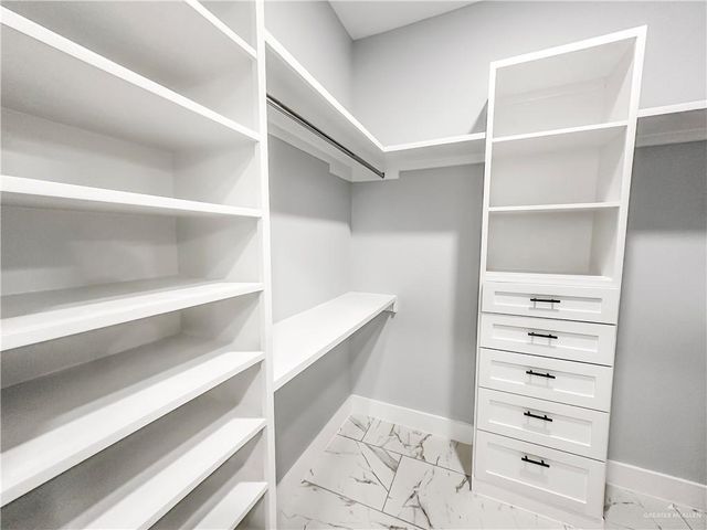 2416 N Revolution Street, Edinburg, TX 78541