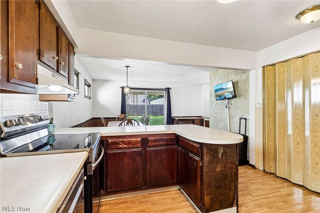 1769 Windsor Street, Cuyahoga Falls, OH 44221