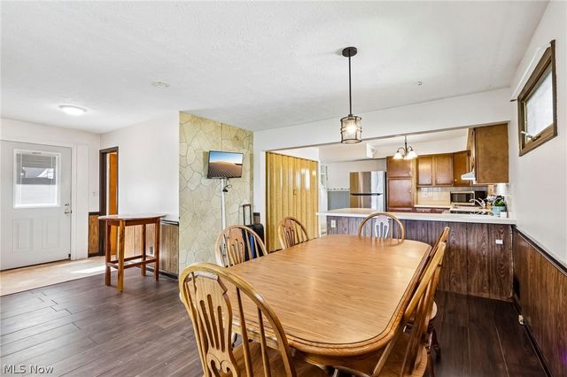 1769 Windsor Street, Cuyahoga Falls, OH 44221