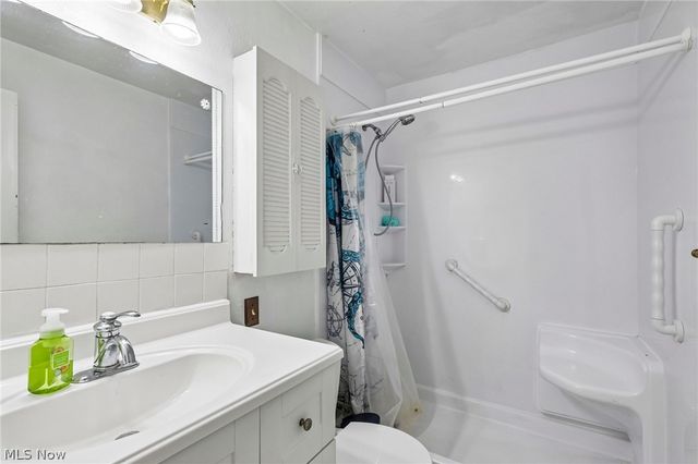 1769 Windsor Street, Cuyahoga Falls, OH 44221